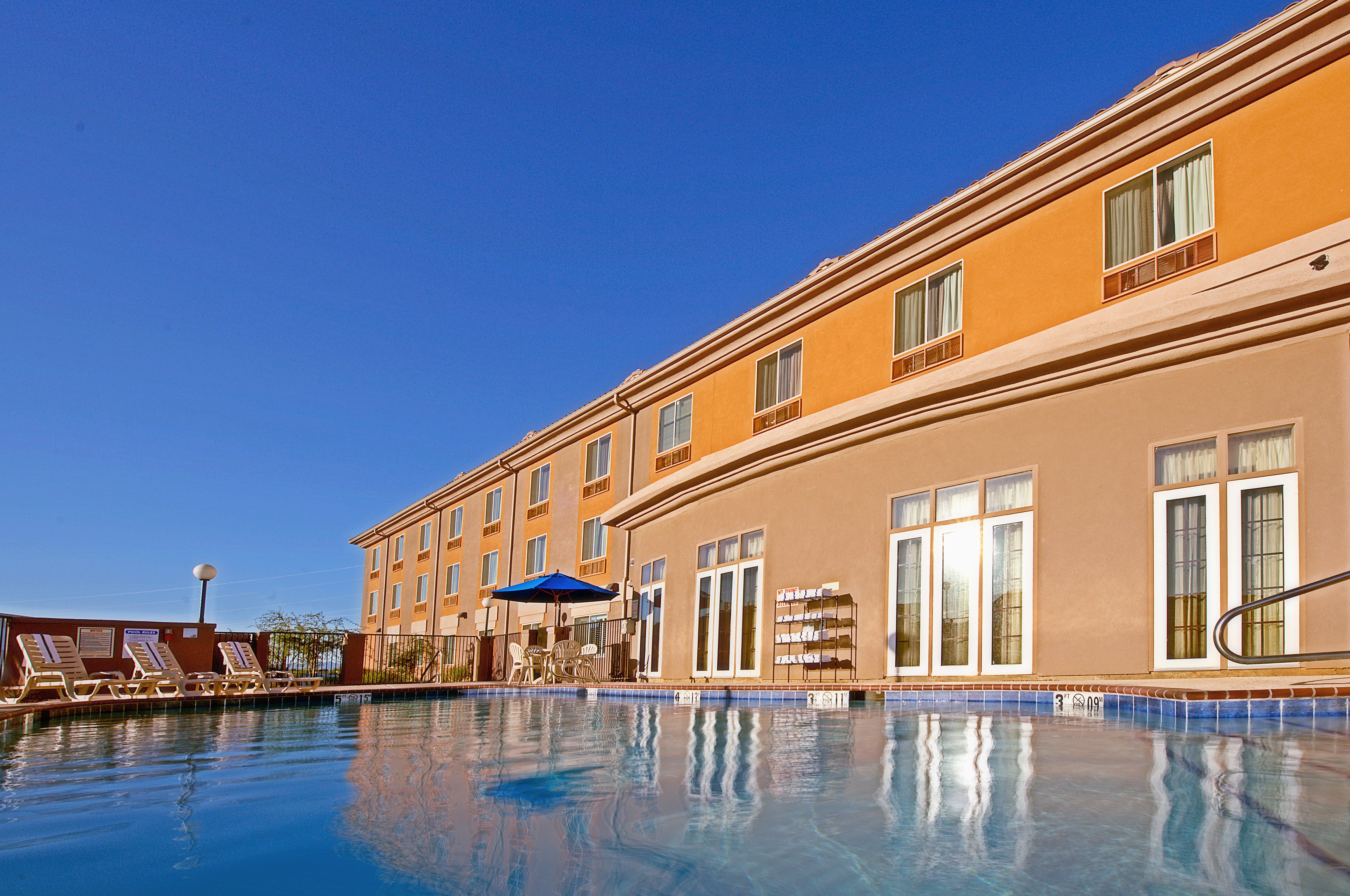 Holiday Inn Express & Suites Tucson By Ihg Exterior photo