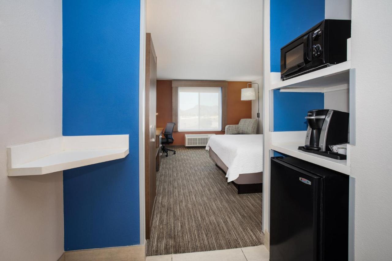 Holiday Inn Express & Suites Tucson By Ihg Exterior photo