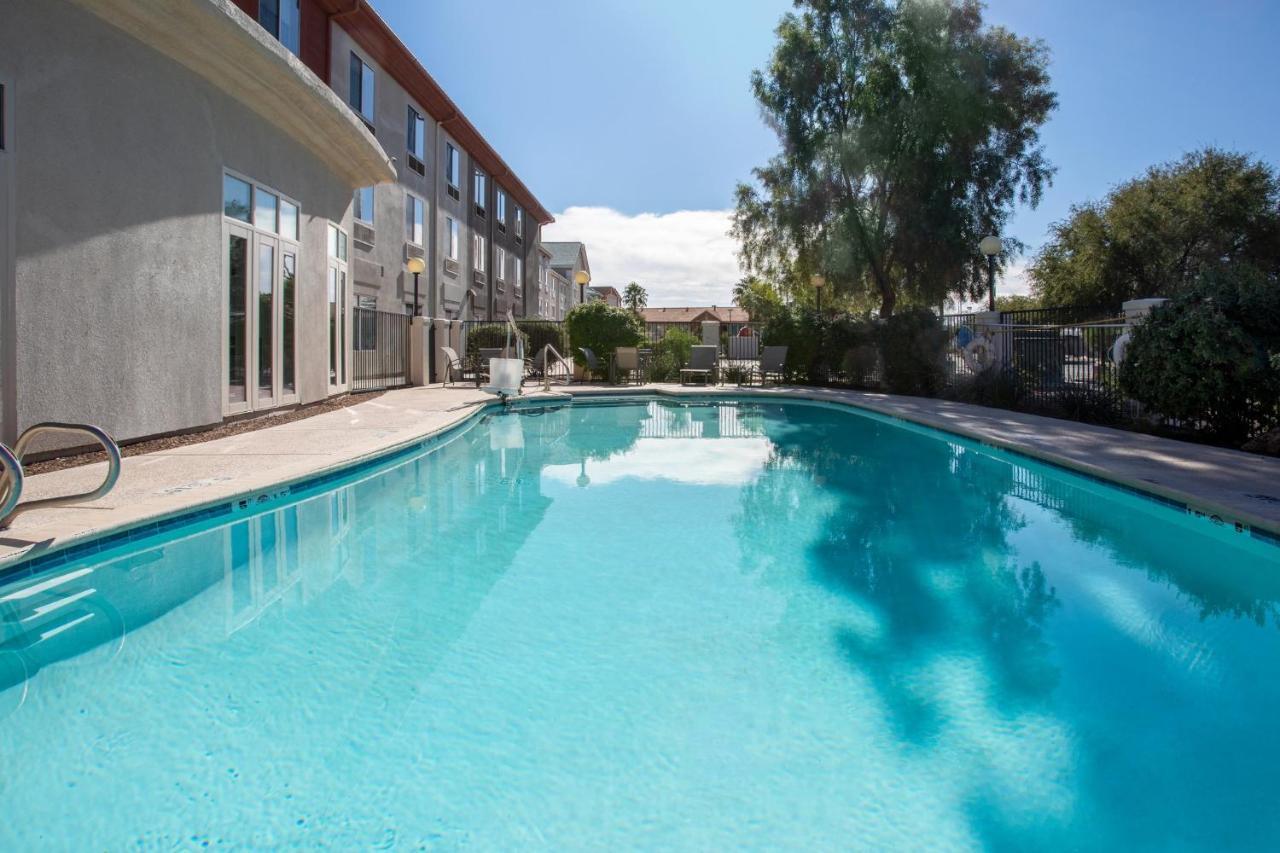 Holiday Inn Express & Suites Tucson By Ihg Exterior photo