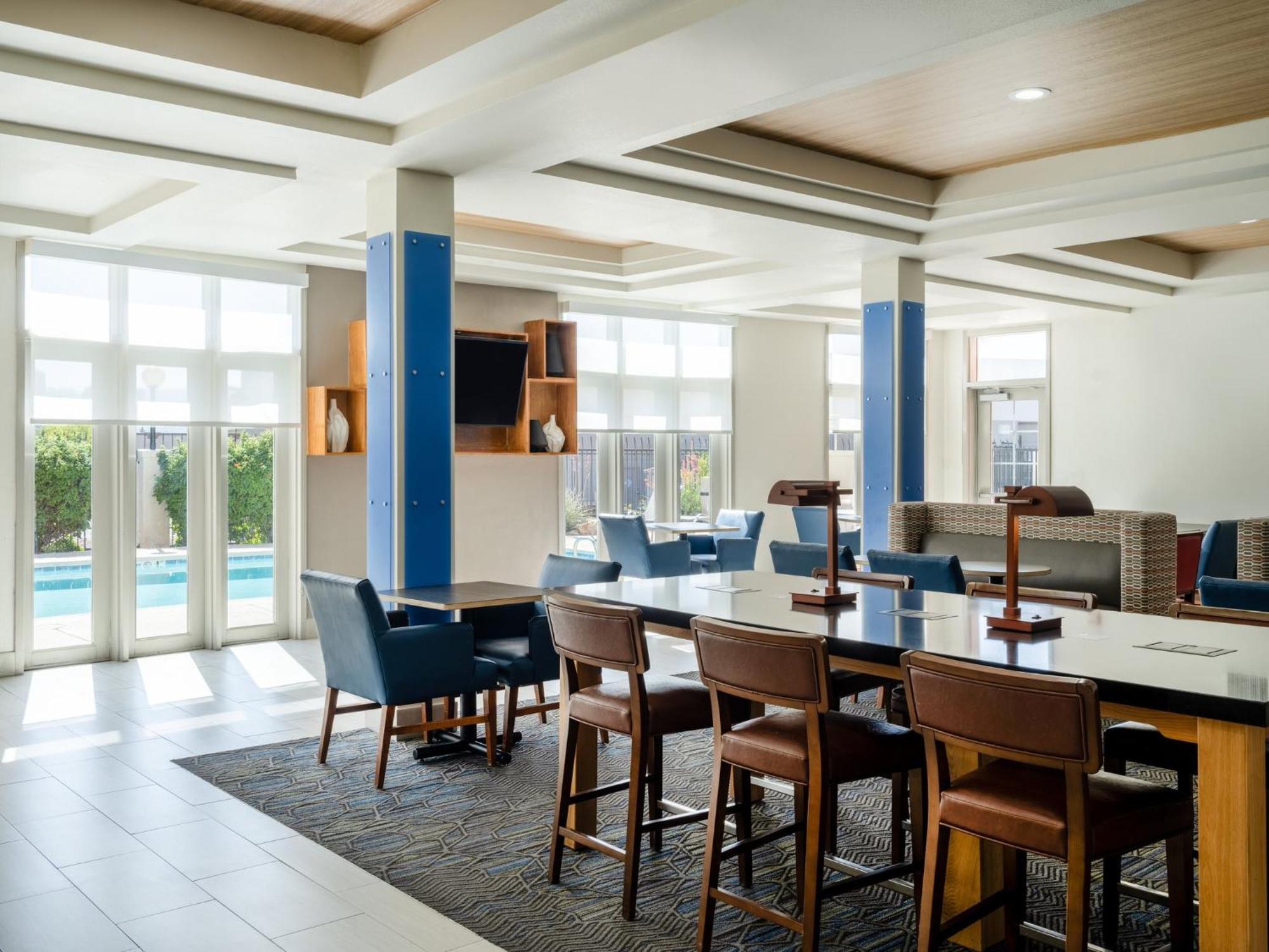 Holiday Inn Express & Suites Tucson By Ihg Exterior photo